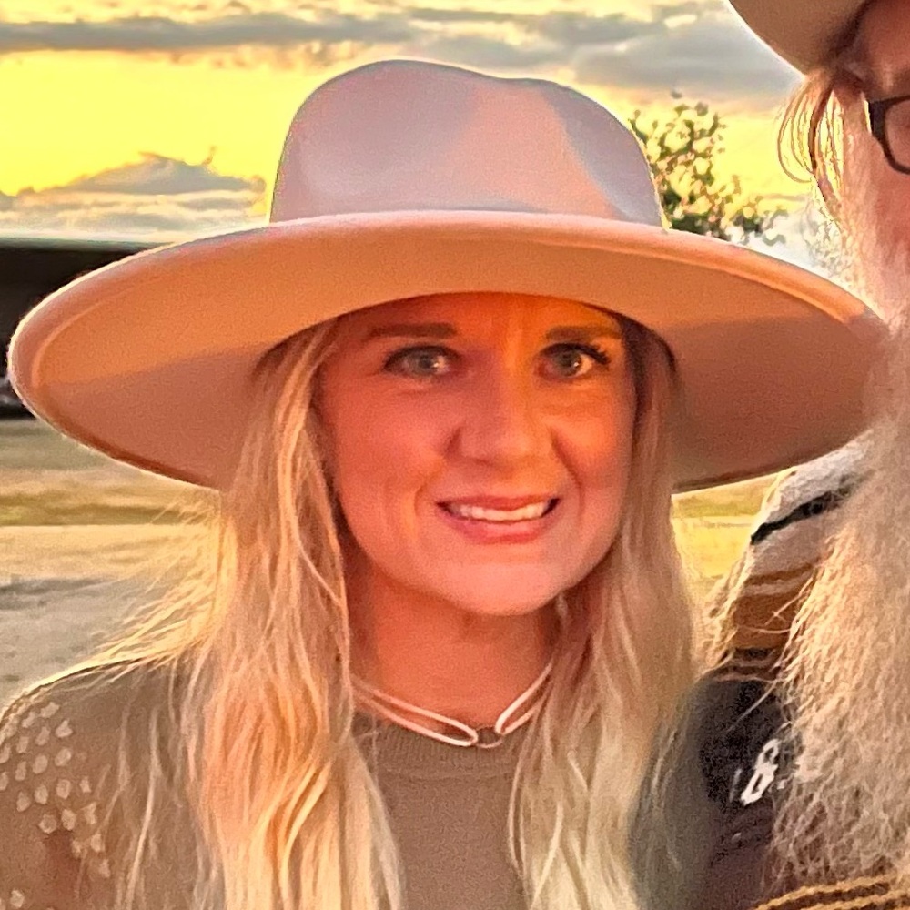 Meet your Posher, Layce